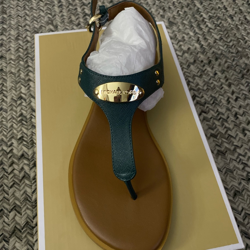 BNT Michael Kors plate sandals